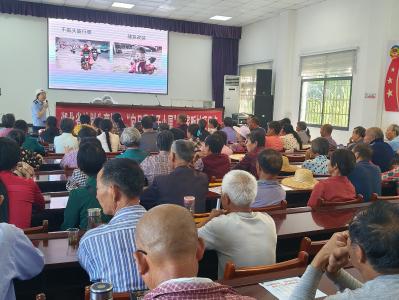 县公安局：交通安全“五送”行动走进王家畈村