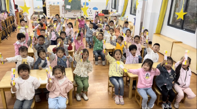 【教育之窗】县第三幼儿园雷家店园区开展“温馨五月天，童心报春晖”母亲节主题活动