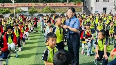 【教育之窗】白石坳小学举行“法治亮校园 护航促成长”教育讲座活动