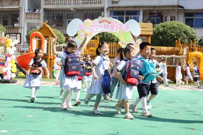 【教育之窗】县直机关幼儿园：童心播撒大别红 薪火点亮儿童节