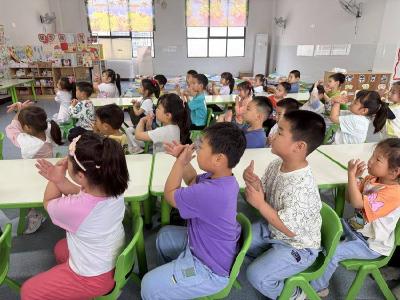 【教育之窗】第三幼儿园开展趣味肢体动作集体教学活动