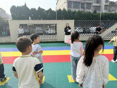 【教育之窗】县第三幼儿园：童心筑梦 爱国同行
