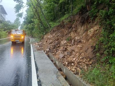 英山县农村公路事业发展中心：积极应对强降雨 筑牢农村公路“安全堤”