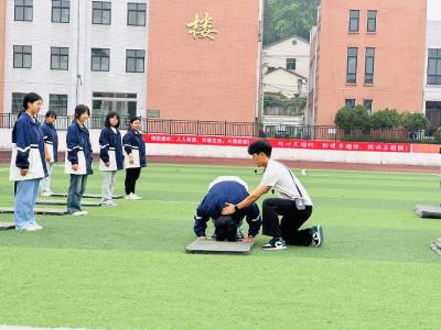 【干部素质提升年】长冲高中：赓续大别山精神  “晒”出火花“赛”出精彩