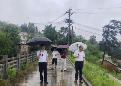 草盤地鎮(zhèn)聞“汛”而動 全力應對強降雨