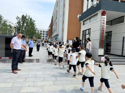 【教育之窗】县第三幼儿园大班幼儿走进毕昇小学 沉浸式体验小学魅力
