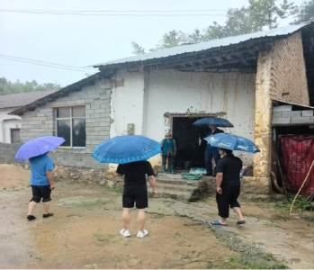金家鋪鎮(zhèn)：緊急轉(zhuǎn)移地災(zāi)點群眾 織密生命安全防護(hù)網(wǎng)