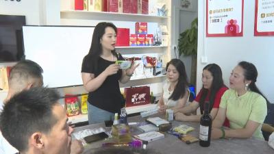 “電商達(dá)人”陳佳倩：帶領(lǐng)更多婦女群眾走上致富路