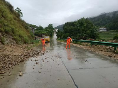 英山县农村公路事业发展中心：筑牢防汛安全线 保障公路畅通