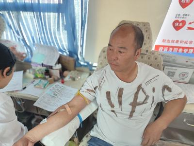 熱血廿五載 大愛顯擔(dān)當(dāng) ——英山縣溫泉鎮(zhèn)政府干部王全意累計(jì)獻(xiàn)血7200毫升