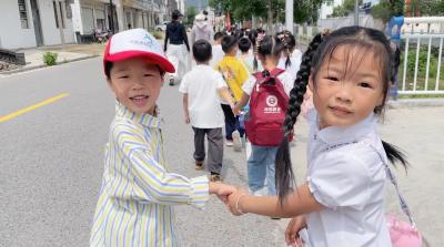 【教育之窗】第二幼儿园石头咀园区开展“特色入学体验”活动
