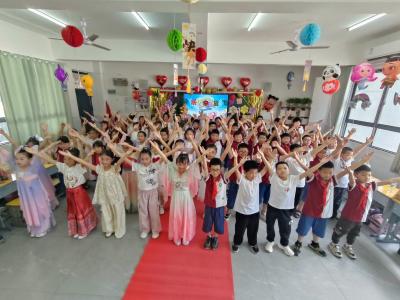 【教育之窗】英山县实验小学举办“科技点亮梦想  艺术绽放光彩”六一儿童节庆祝活动