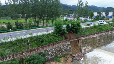 【视频】各部门迅速行动 全力开展道路抢险保通工作