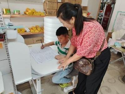 【教育之窗】白石坳小學(xué)方家咀校區(qū)開展家訪活動(dòng)