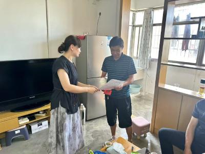 县农村公路事业发展中心开展“七一”走访慰问困难党员活动 