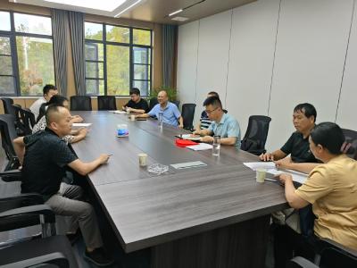 縣農(nóng)業(yè)農(nóng)村局與四棵楓村正式簽署《茶葉枕頭生產(chǎn)加工廠租賃合同》
