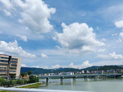 【愛我三河·行攝英山】碧空如洗 白云堆玉幀幀如畫