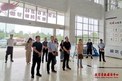 省委网信办来枝调研电商产业园党建示范点建设工作