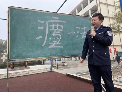 安福寺镇：法治宣传进校园 普法强基助成长