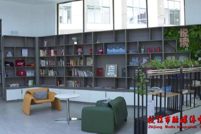 枝江：社区有了“共享书屋” 居民共享阅读体验
