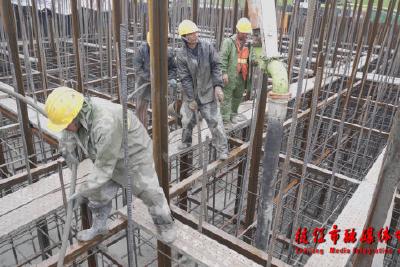 枝江长江大桥正式从地下转入地面施工