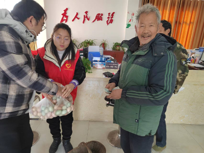 安福寺镇蔡家嘴村：消费帮扶心连心 寒冷冬季暖人心 