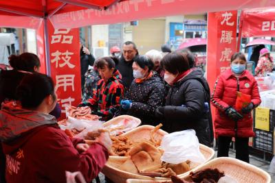 年味浓浓！董市年货节热闹开市！