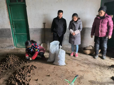 市人社局：寒冬送温暖 助力过年关