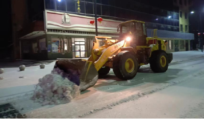 全员上阵 枝江住建部门全力战风雪