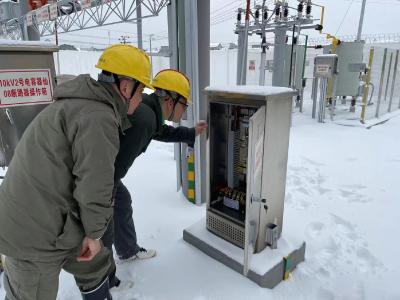 市供电公司：踏雪特巡变电站 勇抗寒潮保供电 