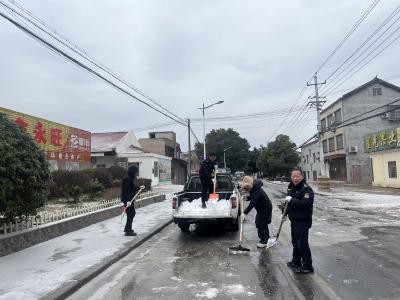 仙女镇：战风雪 保畅通 守护平安出行路