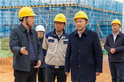 余峰调研融入和服务宜昌东部产业新区建设情况并走访部分重点企业