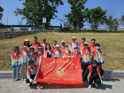 市水利和湖泊局组织开展“亲清长江”志愿服务活动