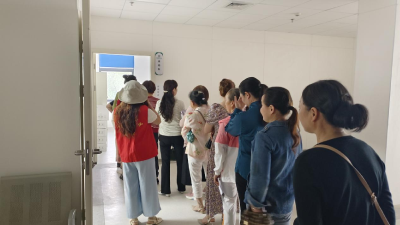 紫荆岭社区组织妇女开展免费“两癌”筛查活动
