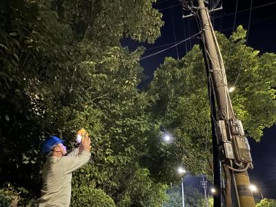  开展夜间巡视测温 保障夏季电网安全运行