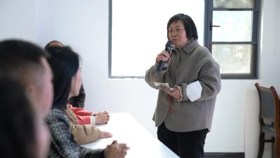 市残联开展女性残疾人庆“三八”活动