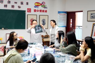 枝江职教中心创新开展非遗文化传承实践活动