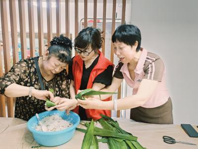 谦泰吉社区：粽香话端午 激活“邻”聚力