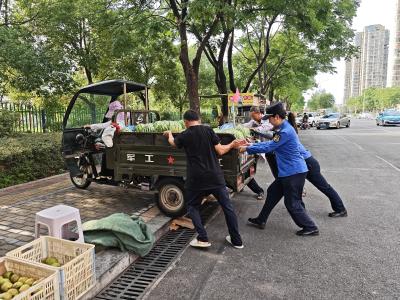 枝江城管：城市管理 “力度”与“温度”并重