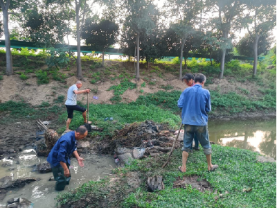 九龙村：村民垒砌“连心坝” 抗旱保收护家园 