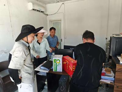 清凉沁心，关爱暖心！青龙山村工会开展高温 “送清凉” 慰问活动