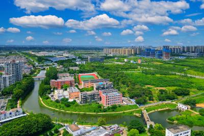 宜昌枝江：蓝天白云扮靓古镇  居民尽享诗画美景