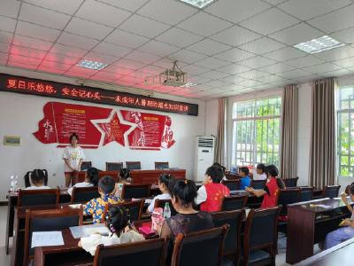 新场村：趣味游戏乐翻天，暑托生活初启航