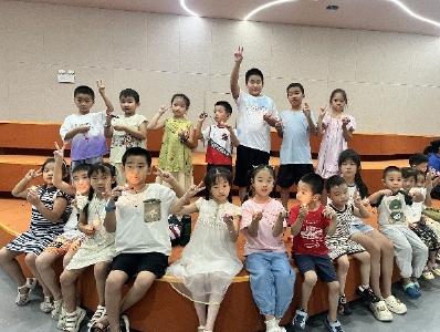 “电”燃好奇心 点亮科学梦