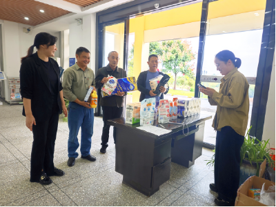 烟墩包村：双节积分兑换暖民心 激活乡村治理新活力