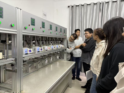 市市场监督管理局开展“质量月”检验检测机构开放日活动