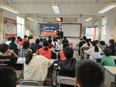 禁毒宣传进校园——顾家店镇织密青春 “防毒网”