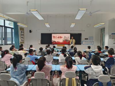 枝江市实验小学结合防空警报试鸣开展爱国主义教育
