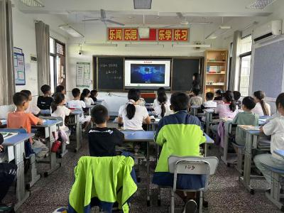 七星台小学：开展禁毒教育 筑牢思想防线