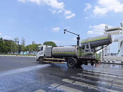 扮靓城市迎“双节” 全力以赴绘新颜